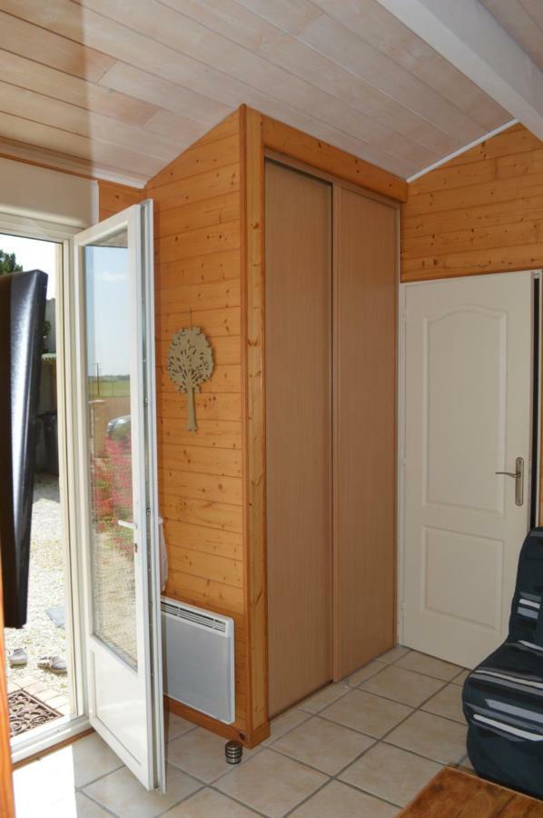 Gite Du Cote De Chez Soann Thaire Exterior photo